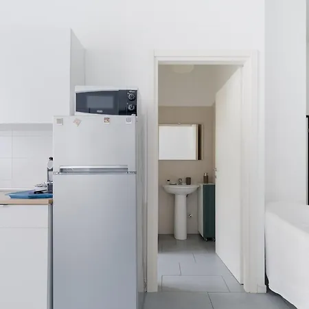 Апартаменты Guesthost - Bright Isola -