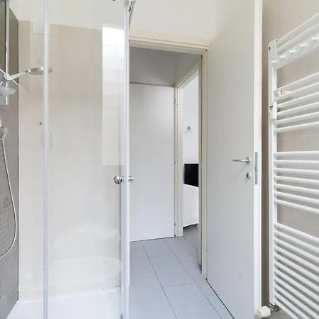 Апартаменты Guesthost - Bright Isola - *