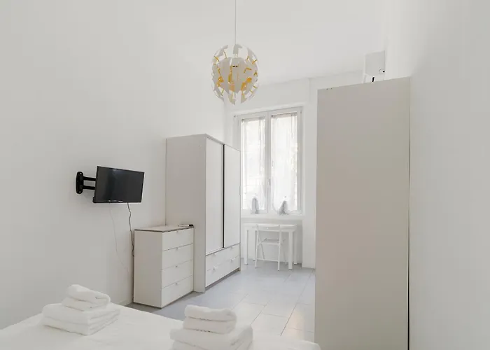 Guesthost - Bright Isola - Lägenhet Milano